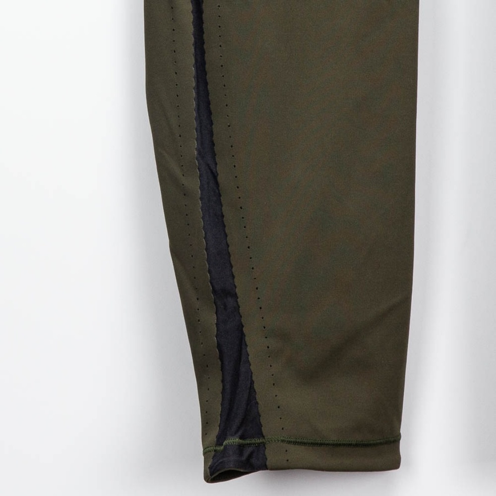 *SOLD*LULULEMON Olive & Black Cropped Leggings - Picture 3 of 4